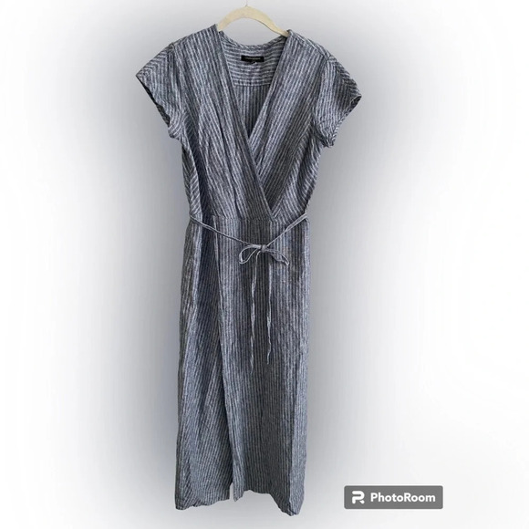 BANANA Republic Linen Striped Blue and White Short Sleeve Midi Wrap Dress Size 2 - Picture 2 of 15